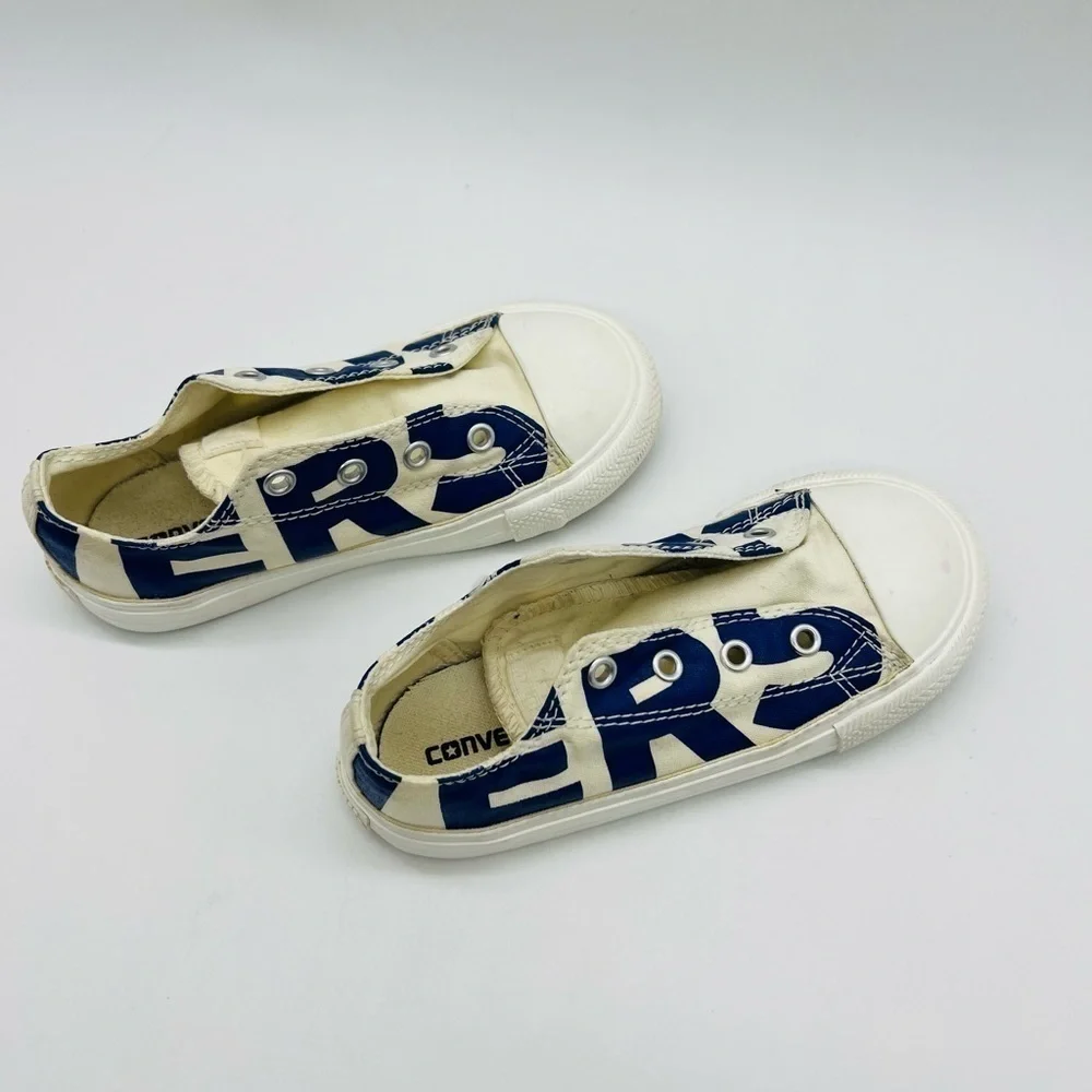 CONVERSE SNEAKERS WHITE WITHCONVERSE  IN LARGE BLUE LETTERS SIZE TODDLER 10